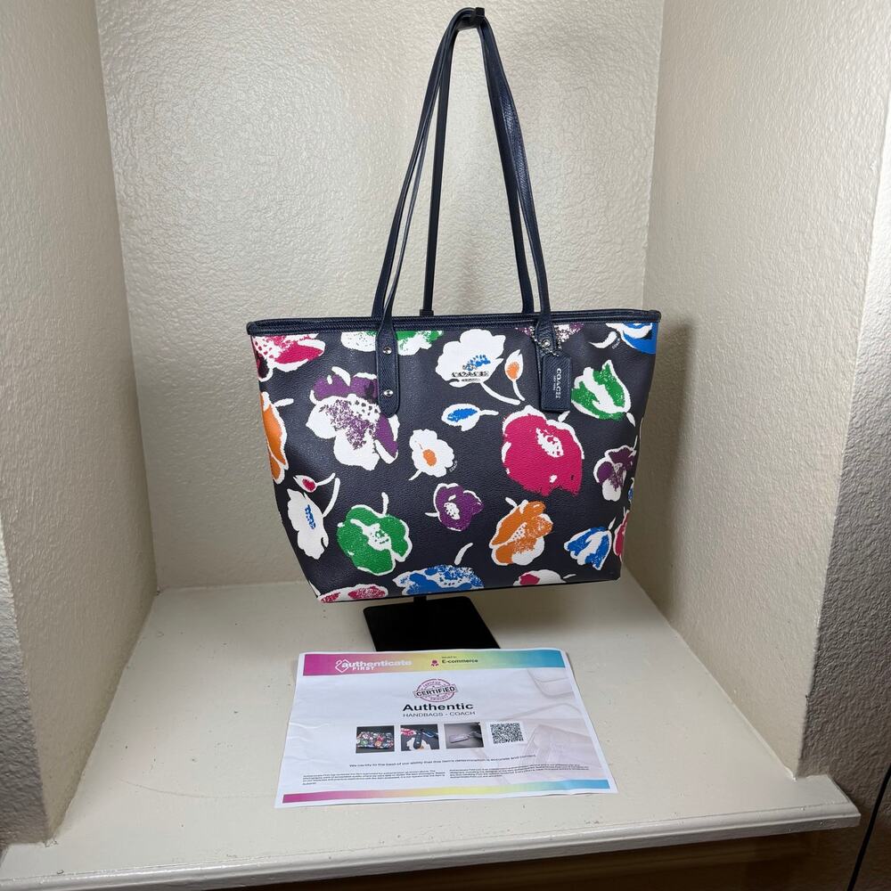 COACH Vintage City Zip Tote Bag Floral Pvc Rainbow Navy EUC with COA
